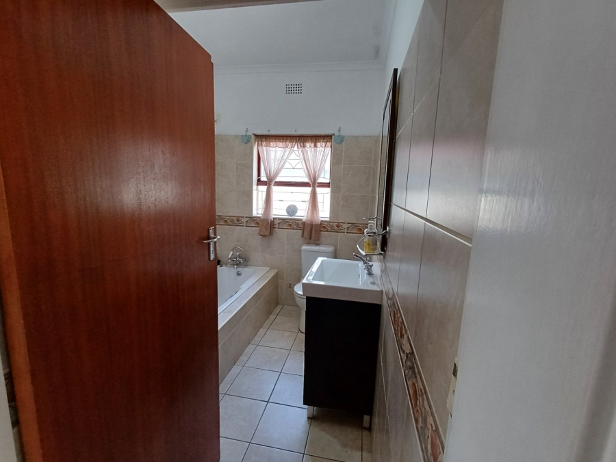 3 Bedroom Property for Sale in Ravensmead Western Cape